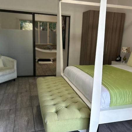 נלספרויט Calla Lily Guesthouse מראה חיצוני תמונה