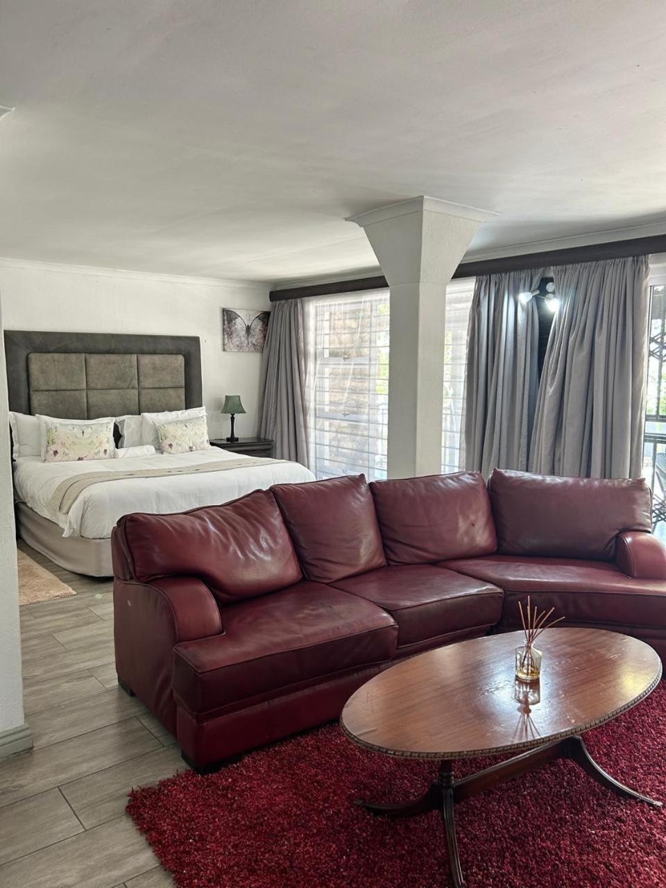 נלספרויט Calla Lily Guesthouse מראה חיצוני תמונה