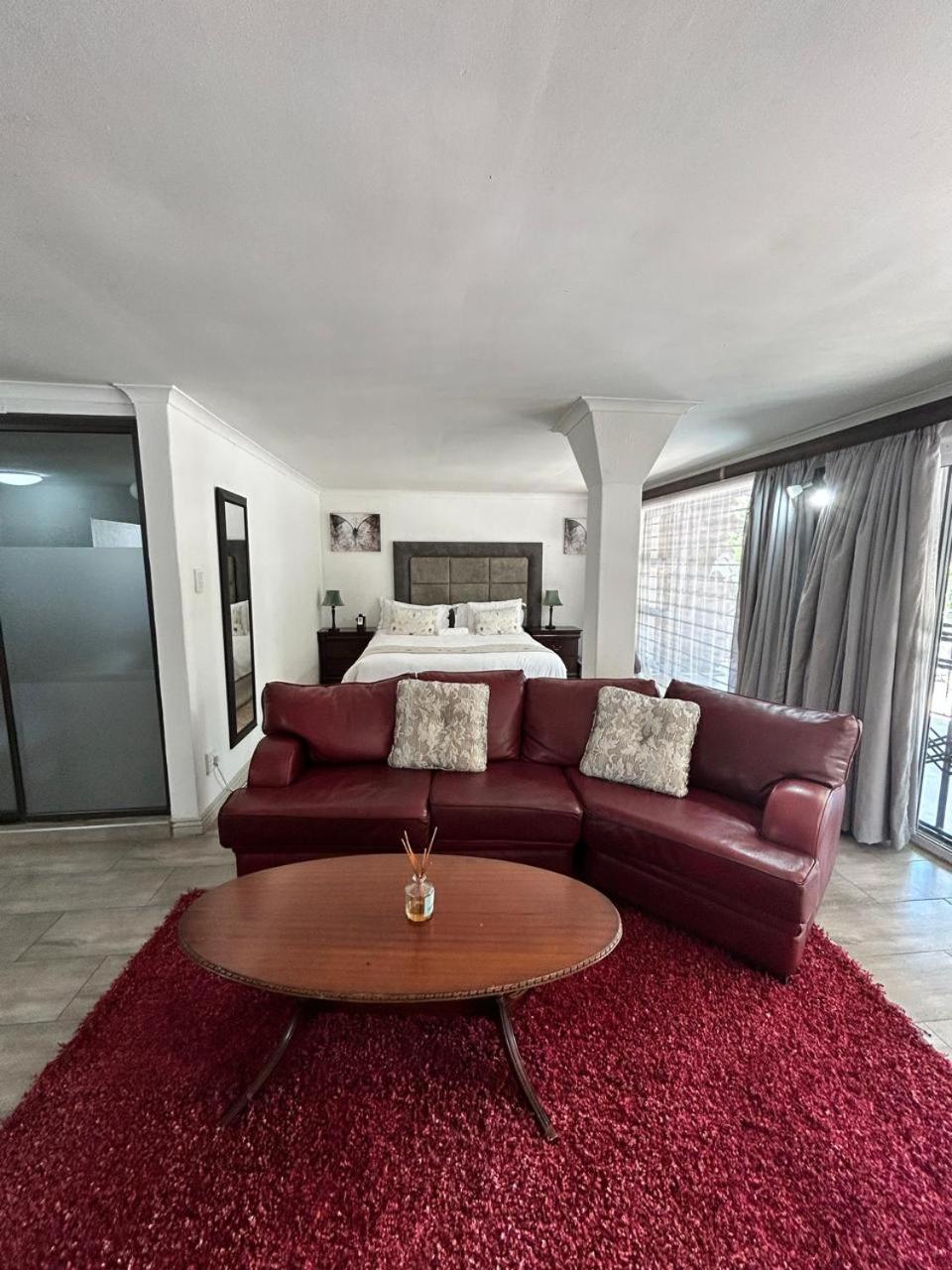 נלספרויט Calla Lily Guesthouse מראה חיצוני תמונה