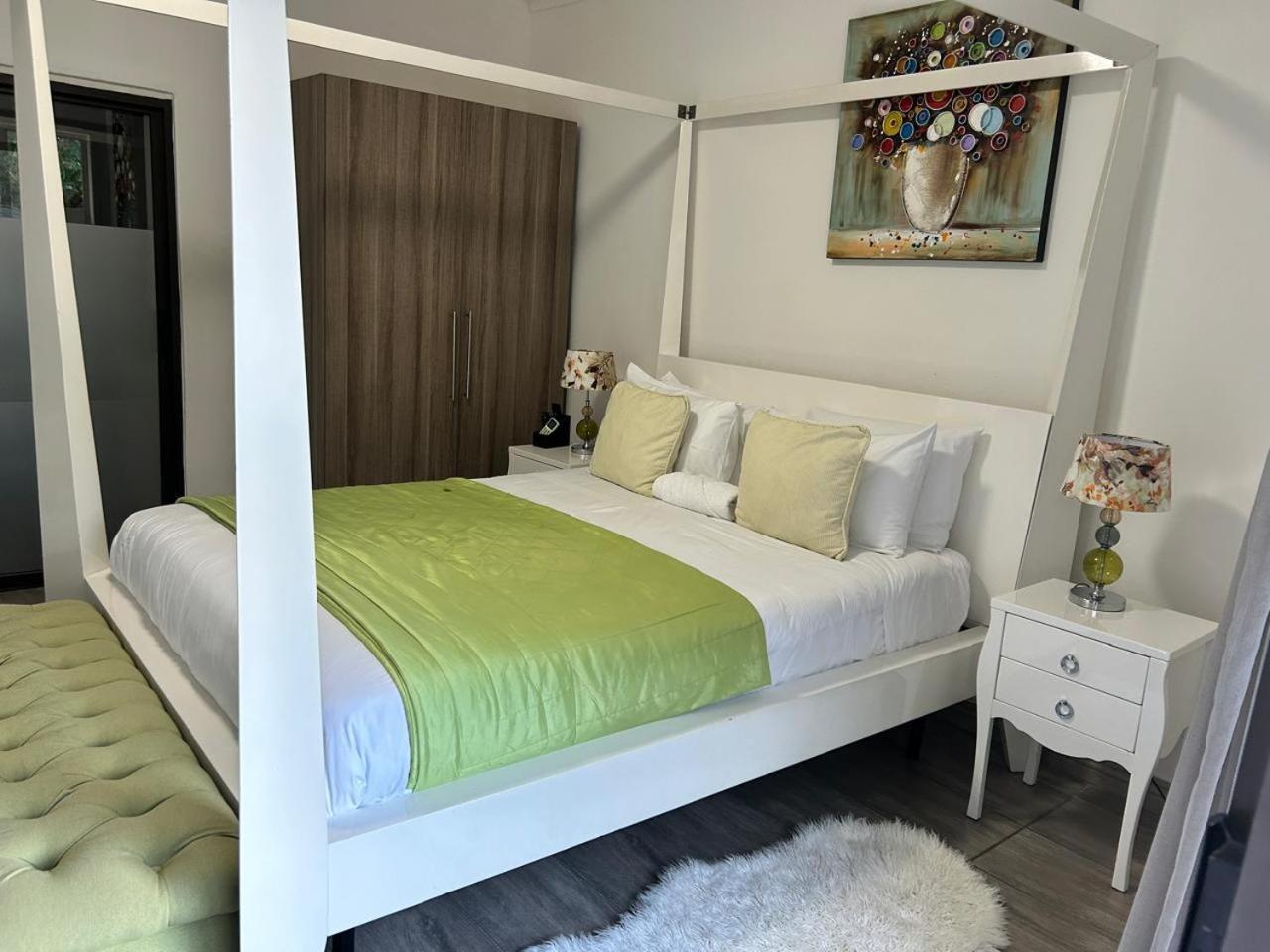 נלספרויט Calla Lily Guesthouse מראה חיצוני תמונה