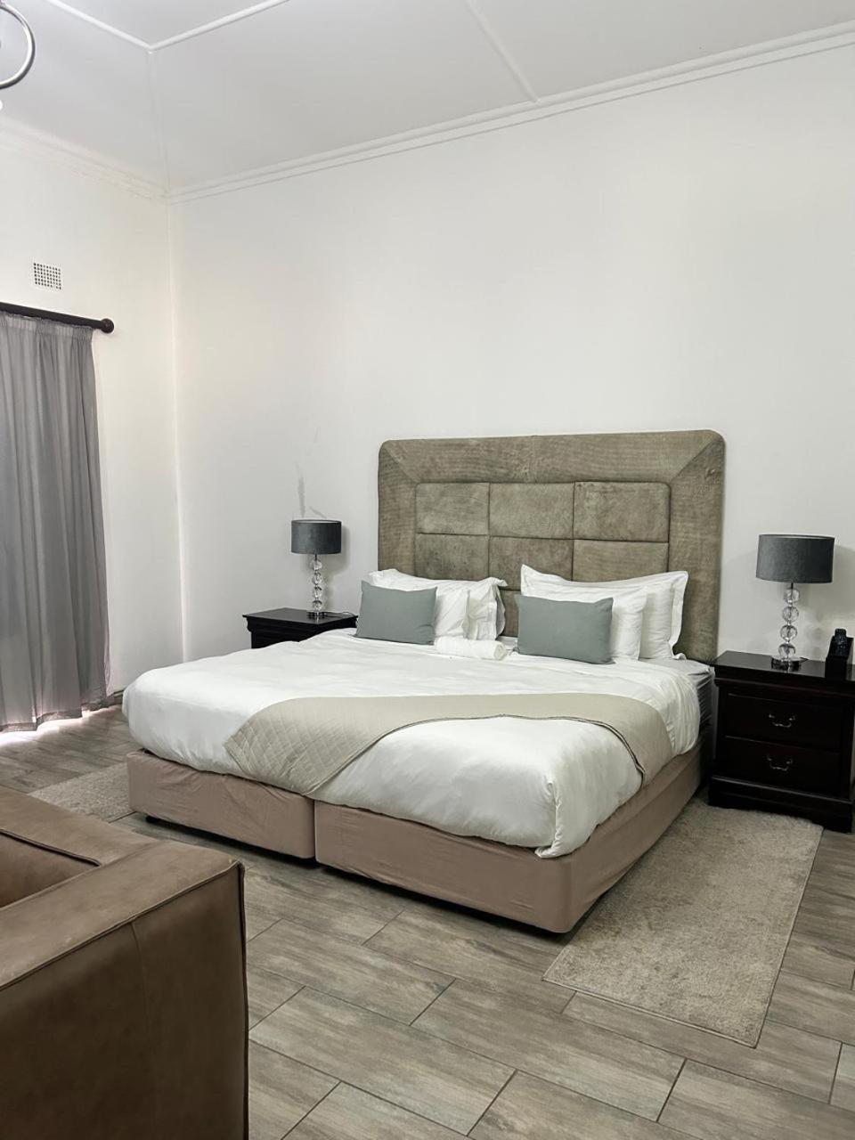 נלספרויט Calla Lily Guesthouse מראה חיצוני תמונה