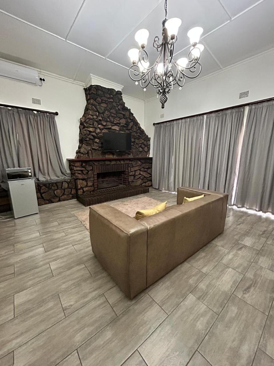 נלספרויט Calla Lily Guesthouse מראה חיצוני תמונה